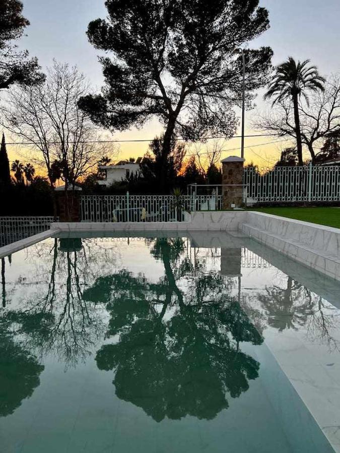 Los Almendros - Free Parking Cordoba Dış mekan fotoğraf